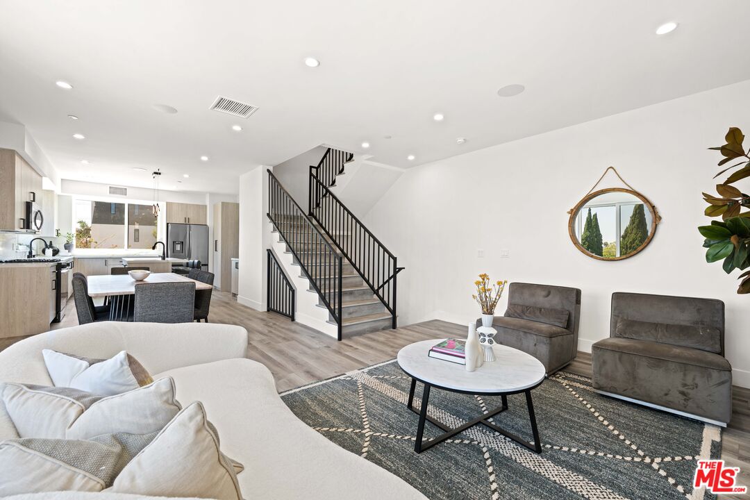 1959-2 South Preuss Road Los Angeles, CA 90034 - Photo 1 of 33