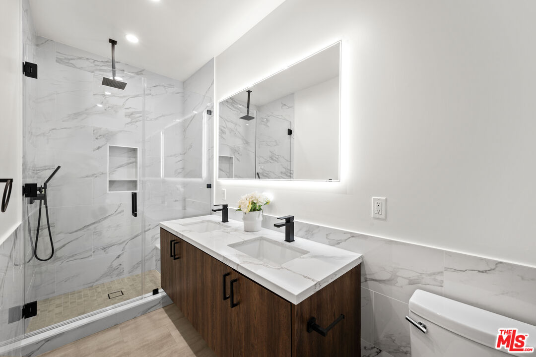 1959-2 South Preuss Road Los Angeles, CA 90034 - Photo 12 of 33