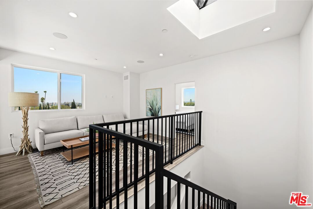 1959-2 South Preuss Road Los Angeles, CA 90034 - Photo 22 of 33