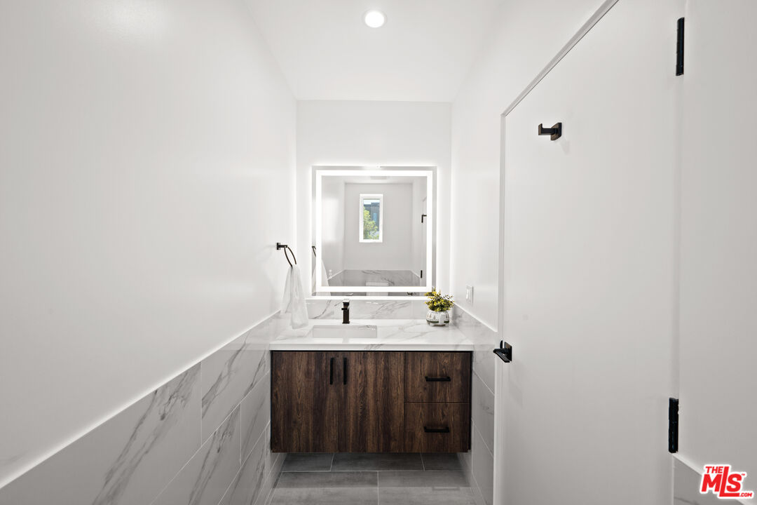 1959-2 South Preuss Road Los Angeles, CA 90034 - Photo 26 of 33