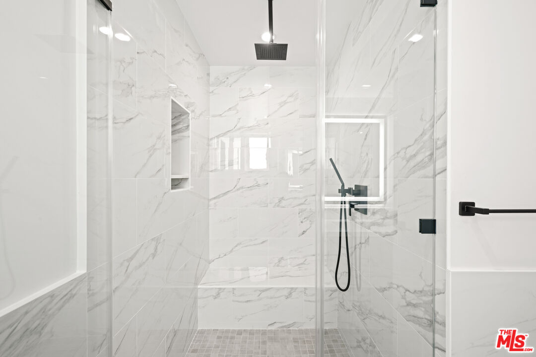 1959-2 South Preuss Road Los Angeles, CA 90034 - Photo 30 of 33