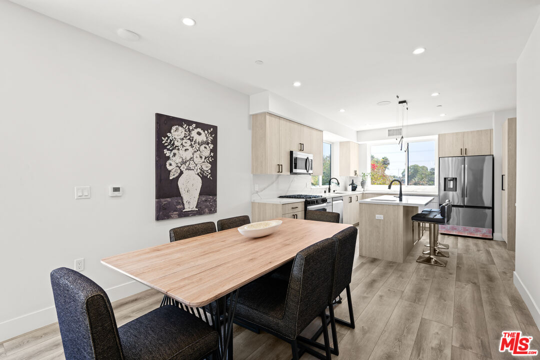 1959-2 South Preuss Road Los Angeles, CA 90034 - Photo 5 of 33