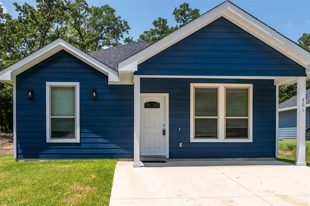 a view front of house with yard