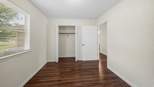 $1,525 | 2216 Avenue F, Dickinson, TX 77539