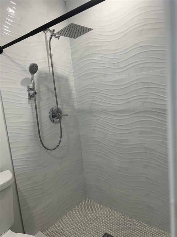 10420 Southwest 207th Street Cutler Bay, FL 33189 - Photo 8 of 12 a bathroom with a shower