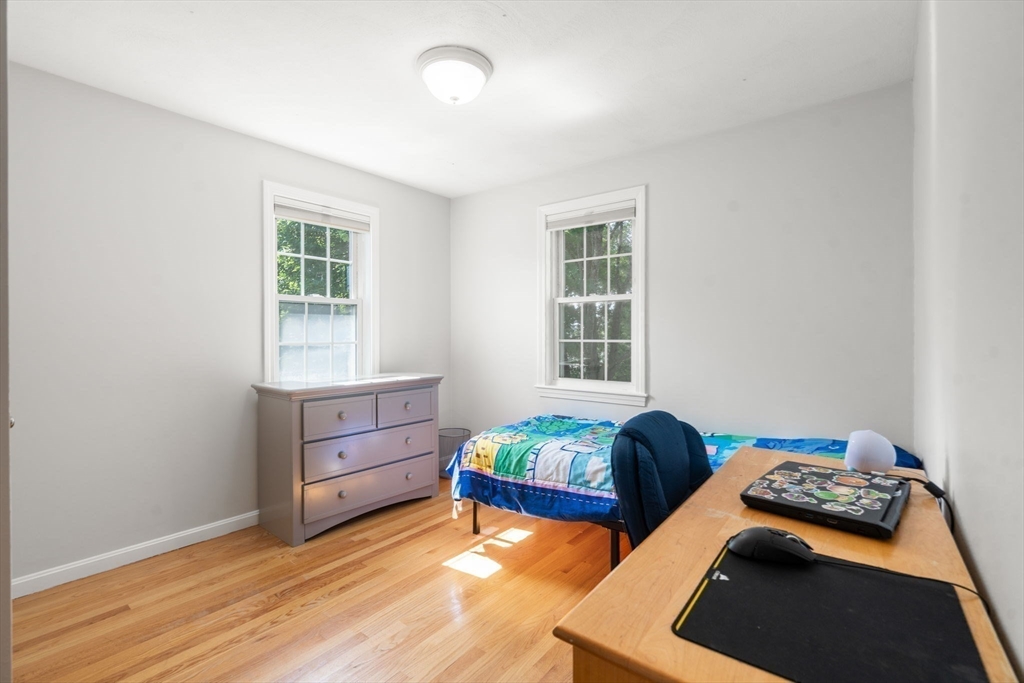 32 Grosvenor Road Waltham, MA 02453 - Photo 23 of 39