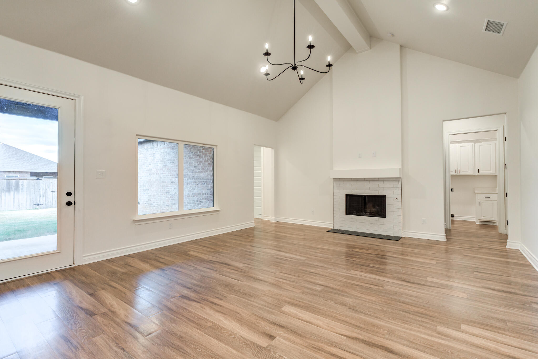 5716 119th Street Lubbock, TX 79424 - Photo 22 of 39 5716-119th-St_Lubbock-TX_16_Living-Room