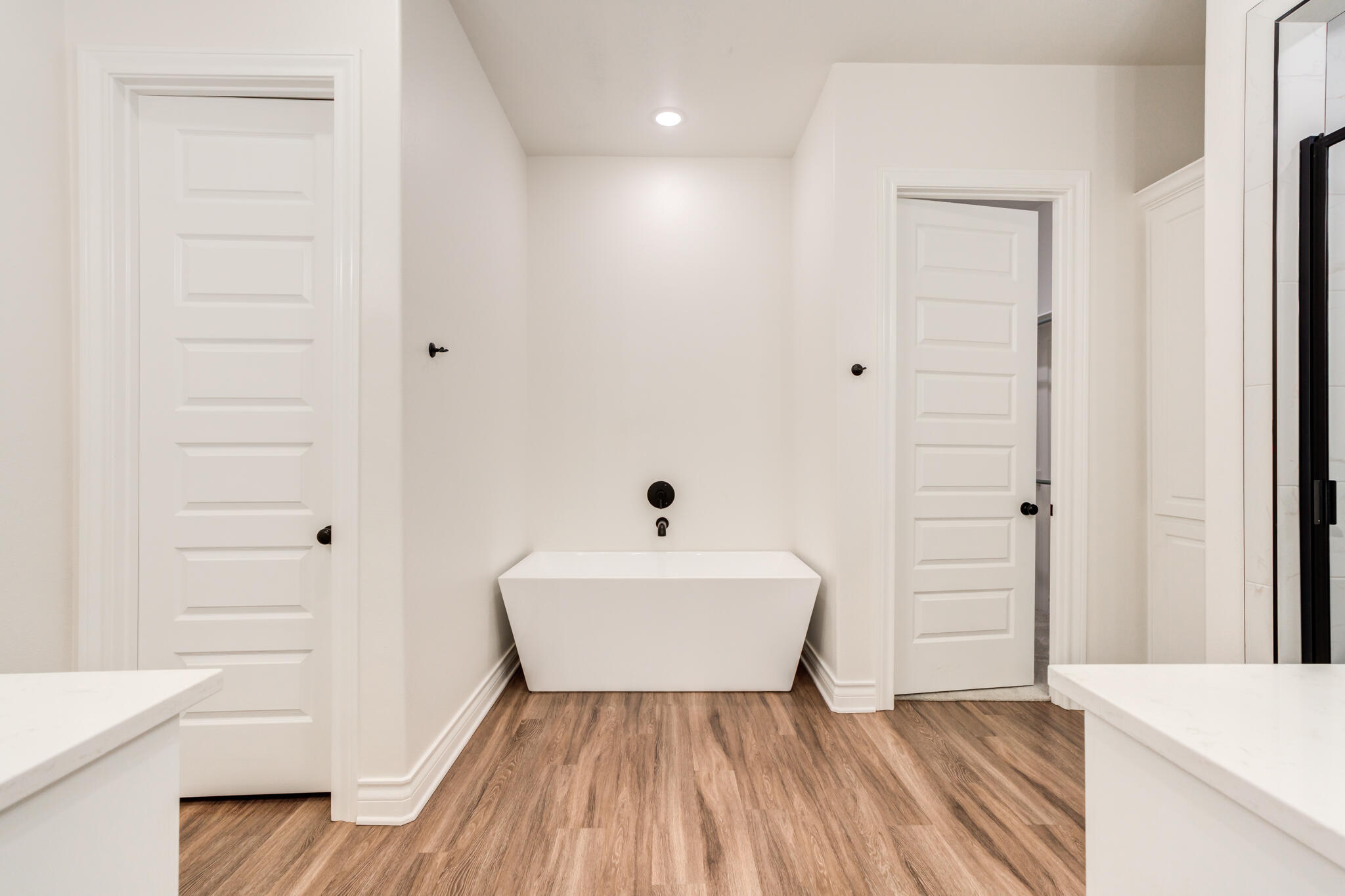 5716 119th Street Lubbock, TX 79424 - Photo 27 of 39 5716-119th-St_Lubbock-TX_23_Primary-Bath
