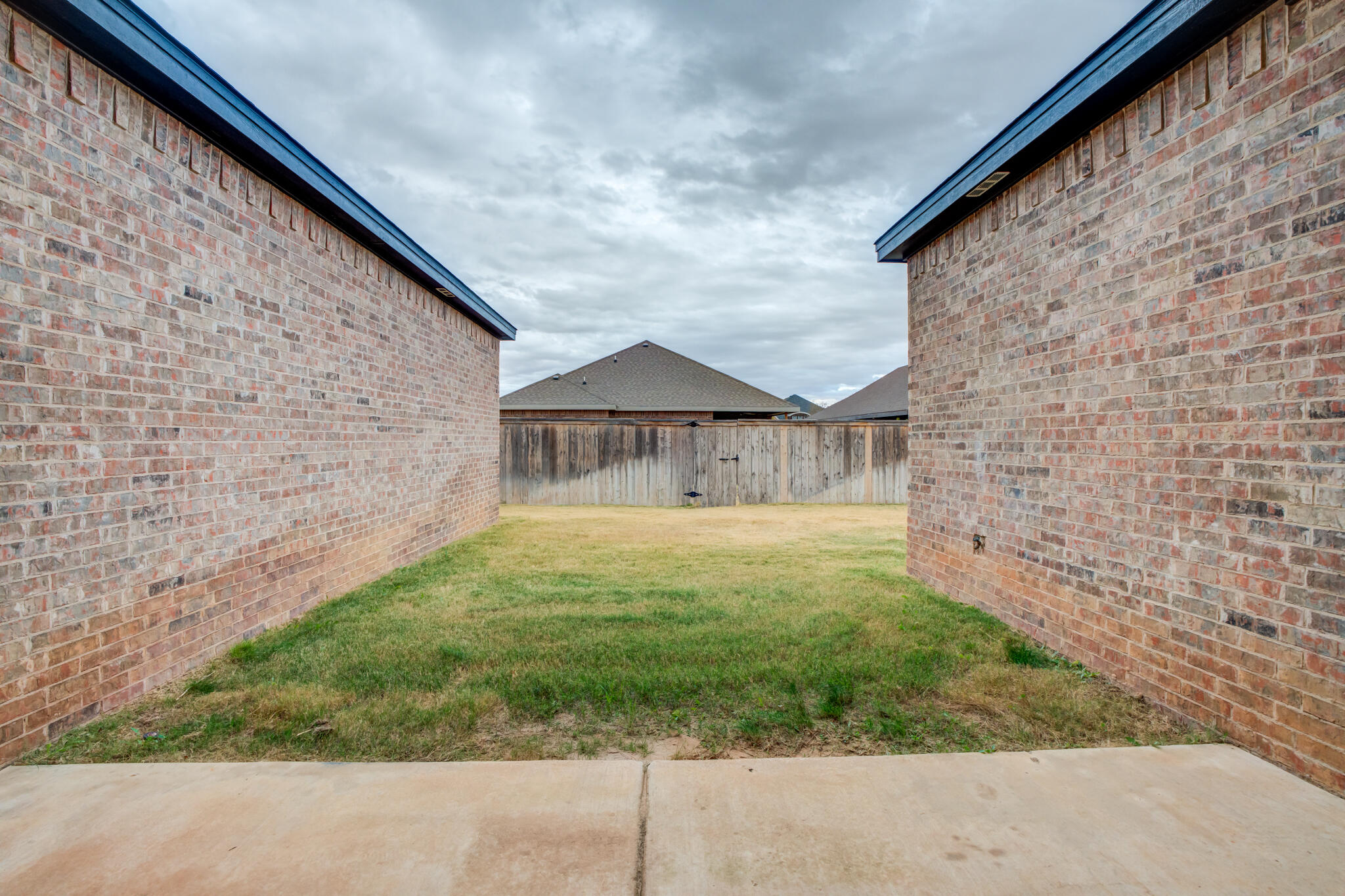 5716 119th Street Lubbock, TX 79424 - Photo 37 of 39 5716-119th-St_Lubbock-TX_35_Back-Exterio