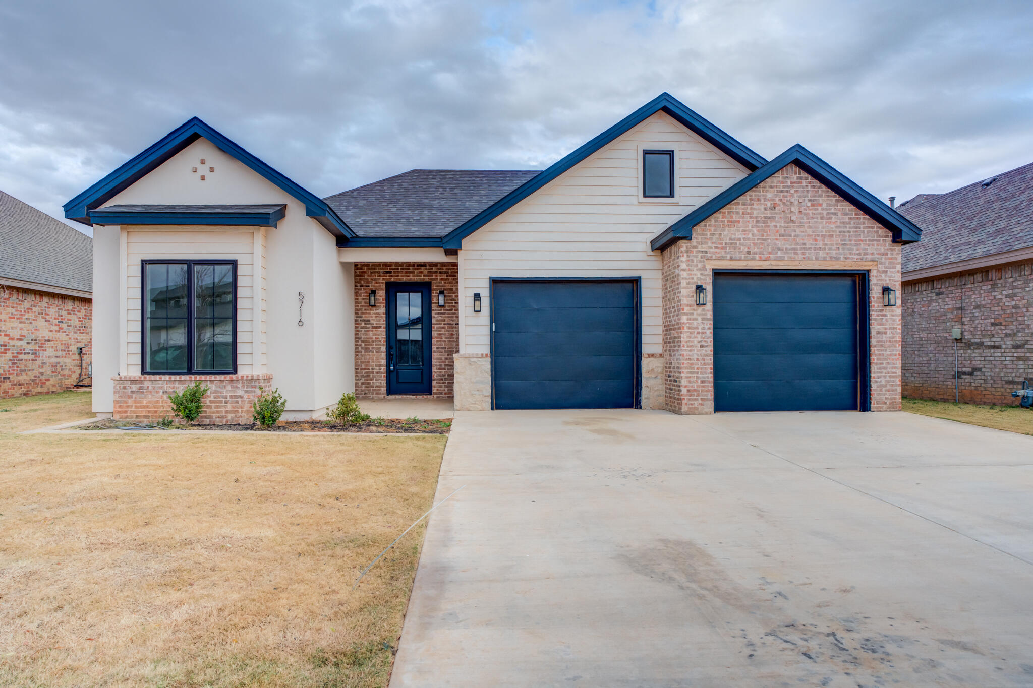 5716 119th Street Lubbock, TX 79424 - Photo 8 of 39 5716-119th-St_Lubbock-TX_3_Front-Exterio
