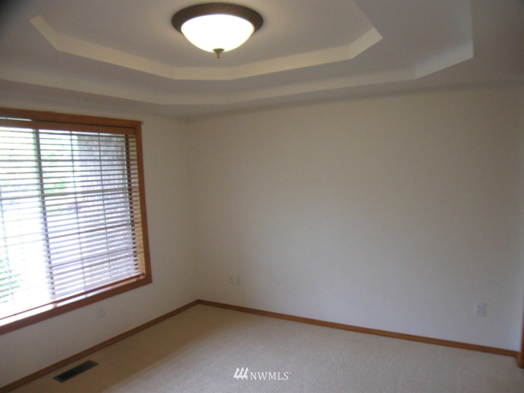 330 South Waugh Road Mount Vernon, WA 98274 - Photo 3 of 24 Gallery Image 3
