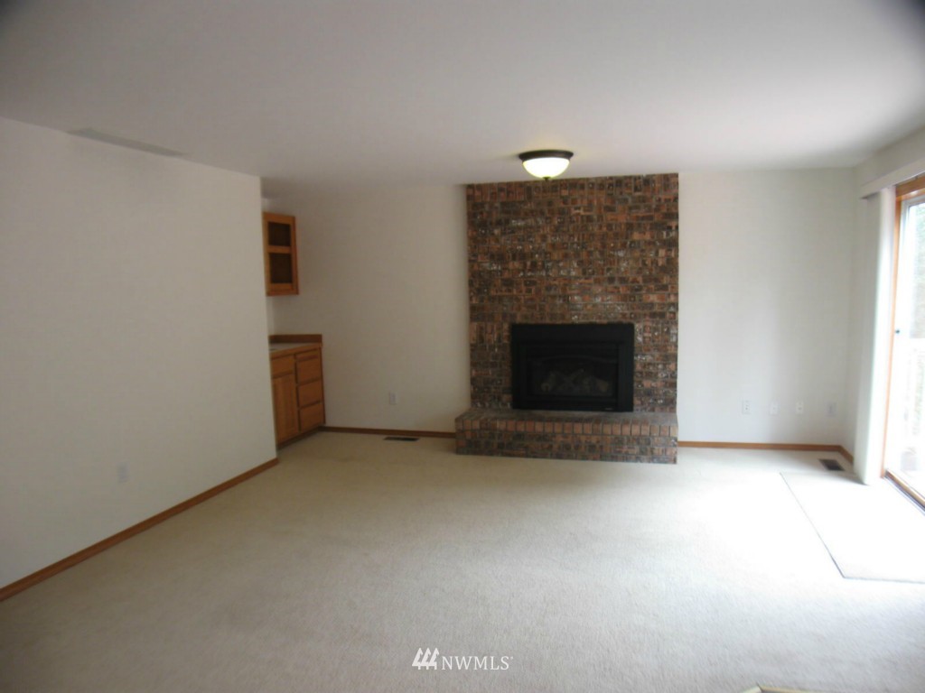 330 South Waugh Road Mount Vernon, WA 98274 - Photo 10 of 24 Gallery Image 10