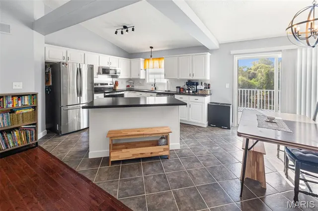 $280,000 | 919 Carla Drive, Troy, IL 62294