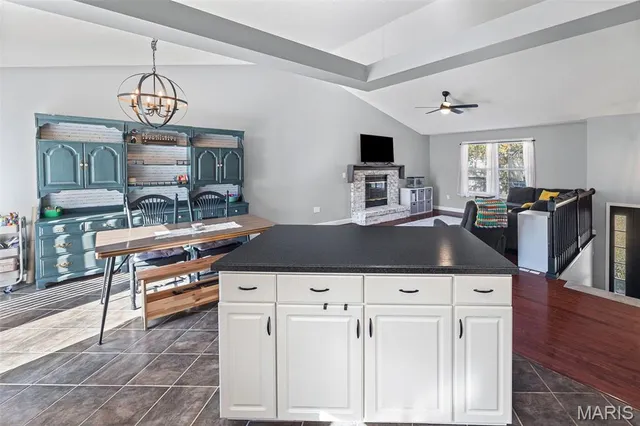 $280,000 | 919 Carla Drive, Troy, IL 62294