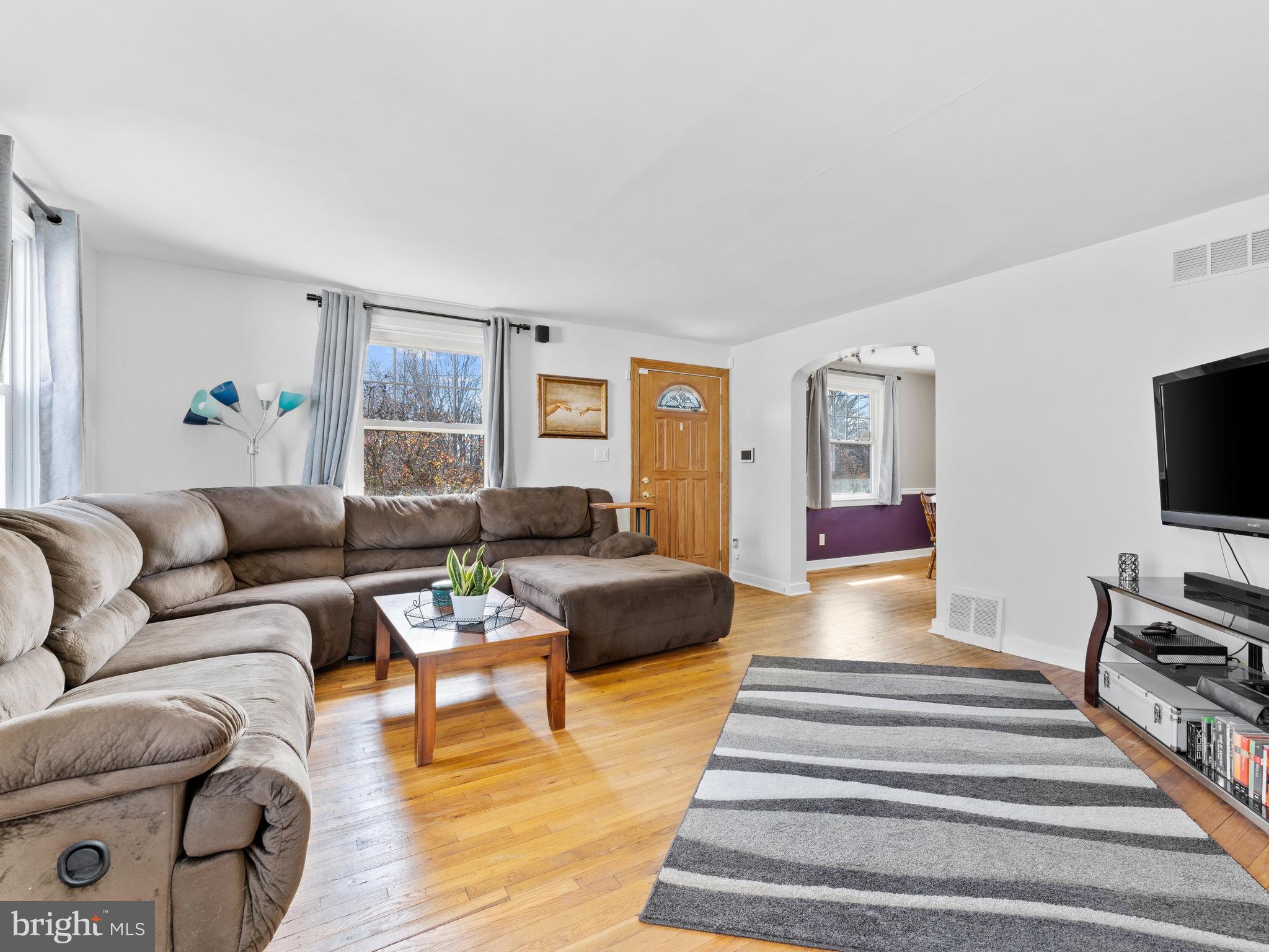 1009 Lamb Road Secane, PA 19018 - Photo 4 of 44