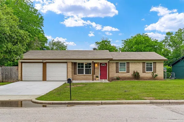 $2,195 | 5705 Saramac Drive, Watauga, TX 76148