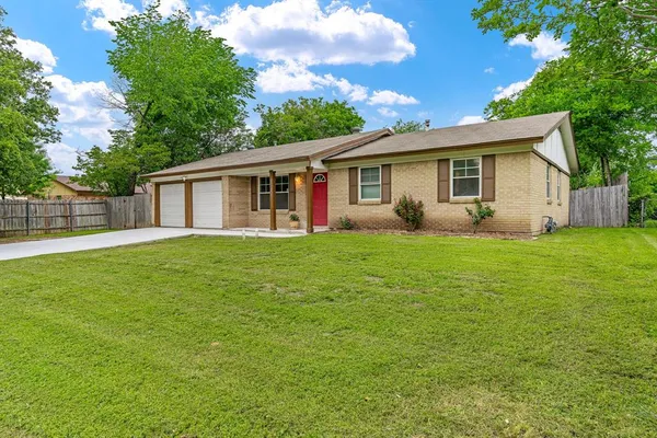 $2,195 | 5705 Saramac Drive, Watauga, TX 76148