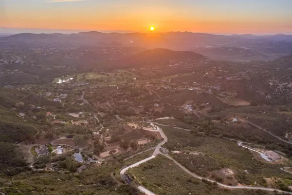 $875,000 | 18035 Sunset Point, Unit 3, Poway, CA 92064