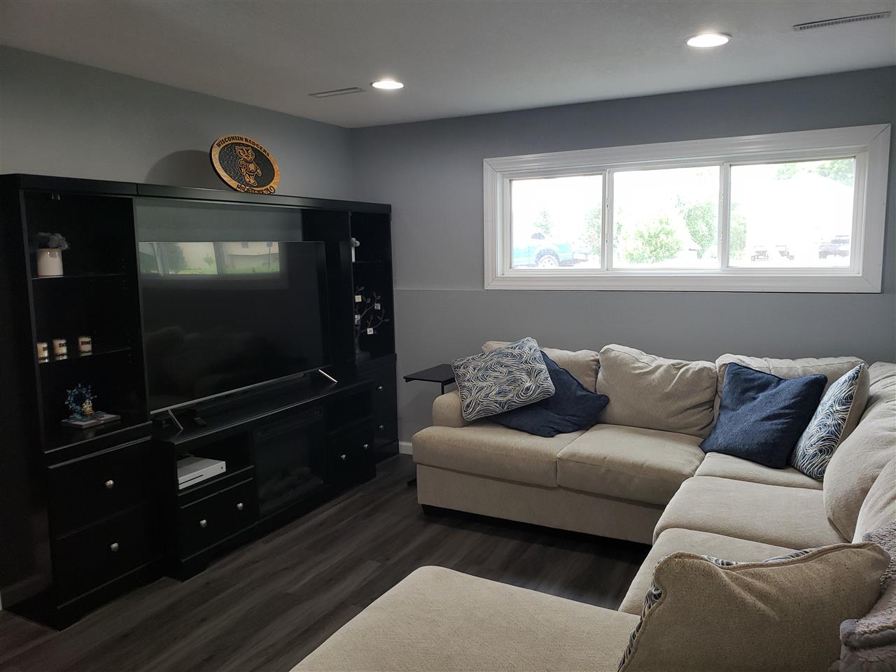 2625 Springreen Drive Dubuque, IA 52002 - Photo 4 of 11 Gallery Image 4