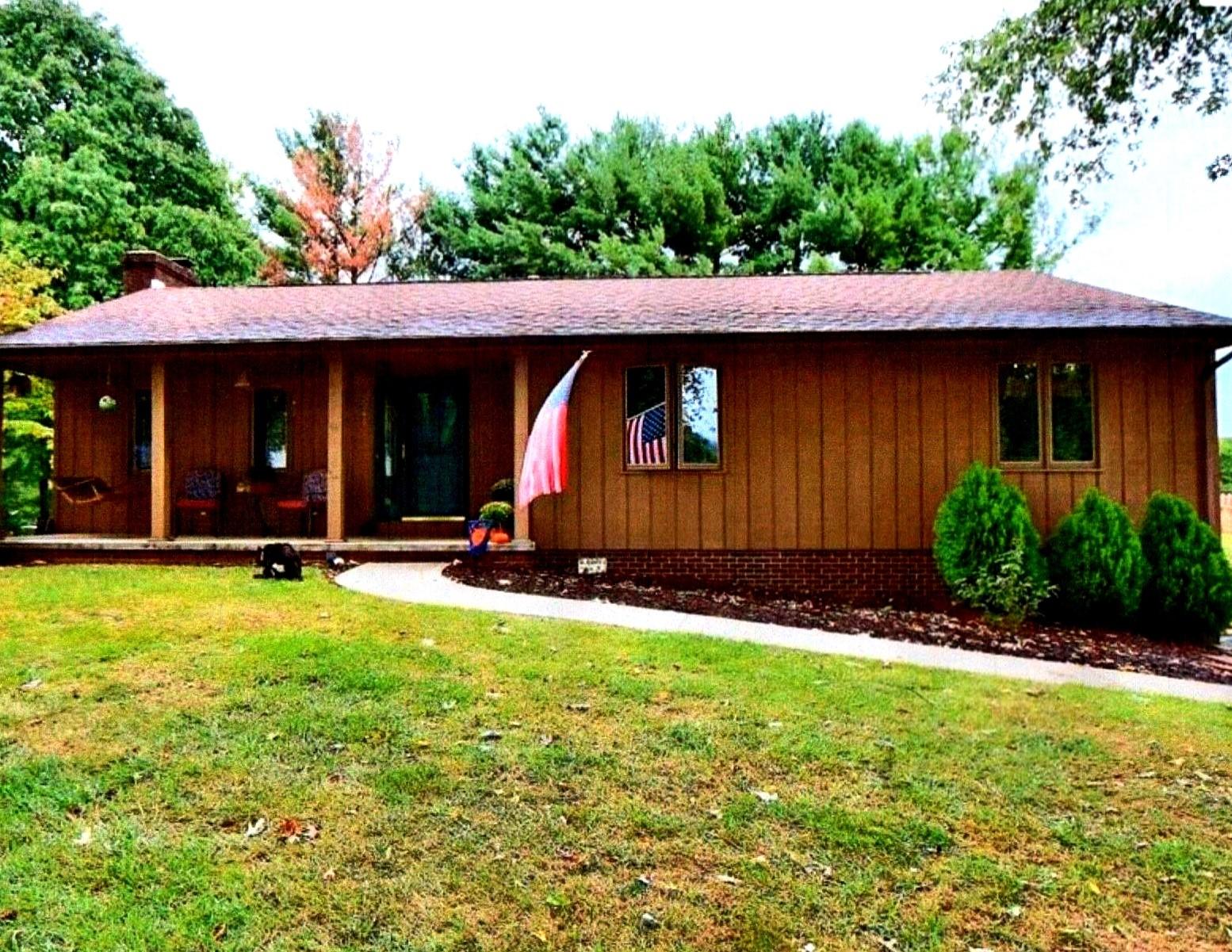 5241 Setter Road Roanoke, VA 24012 - Photo 1 of 44 front