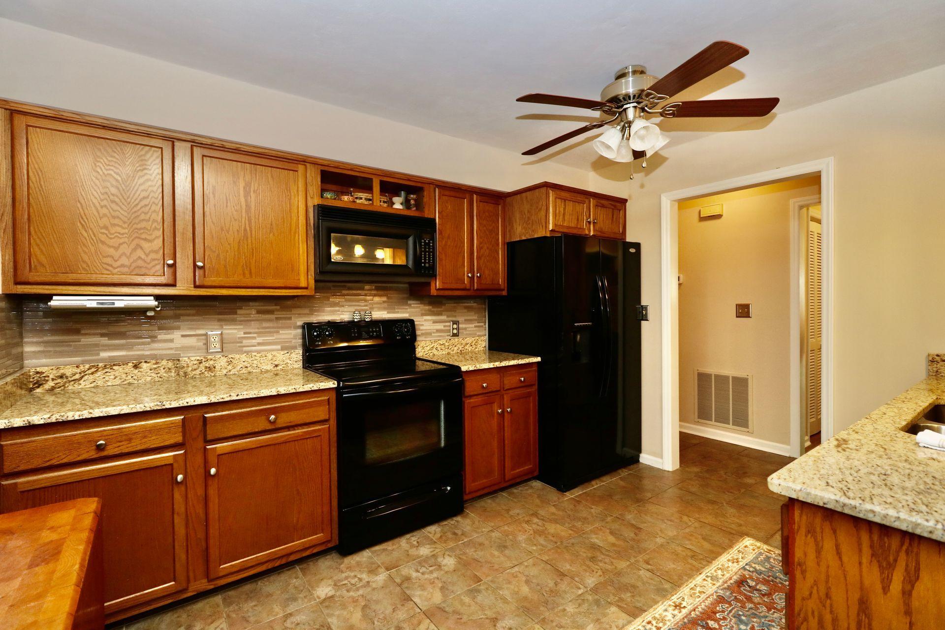 5241 Setter Road Roanoke, VA 24012 - Photo 11 of 44 14