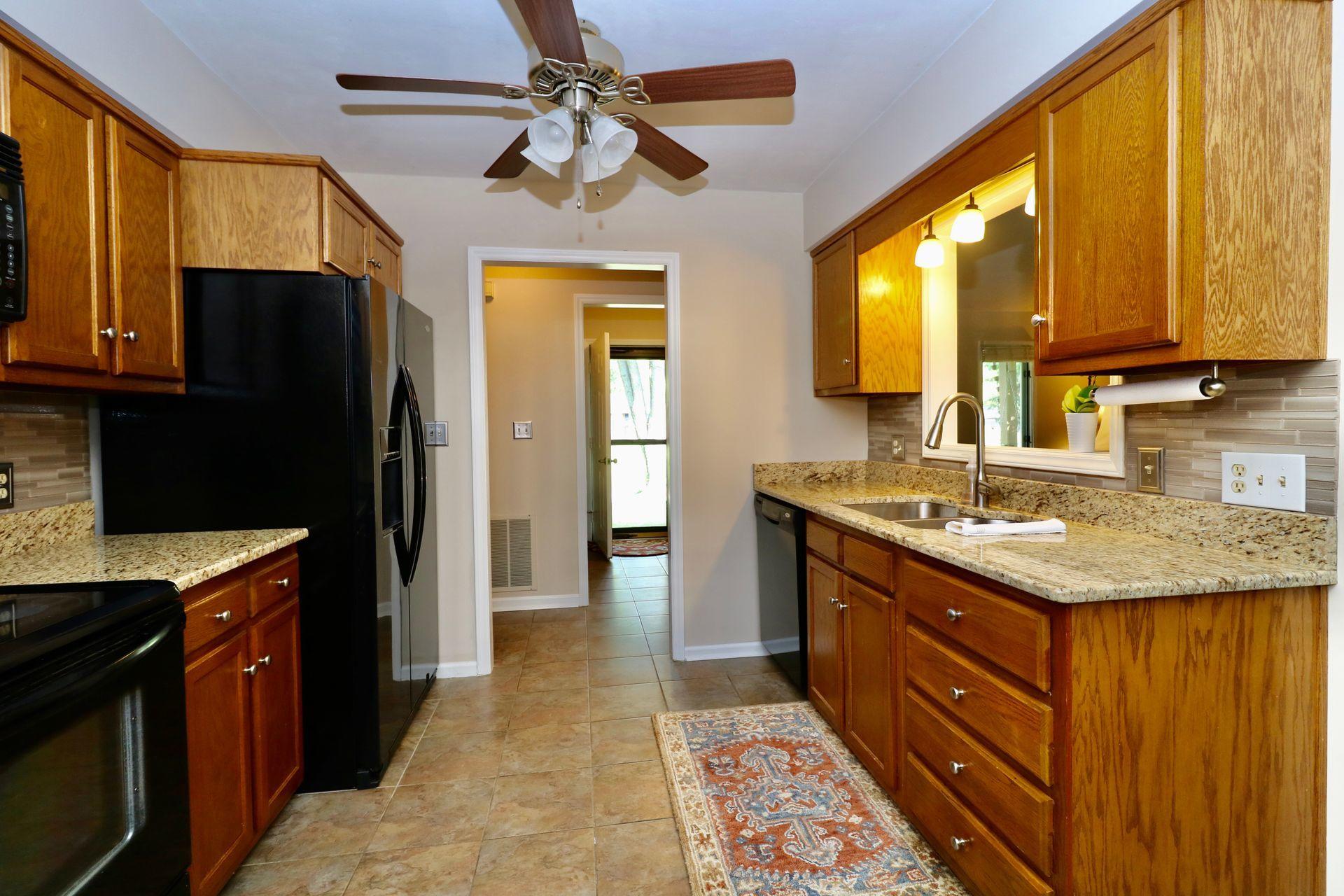 5241 Setter Road Roanoke, VA 24012 - Photo 13 of 44 16