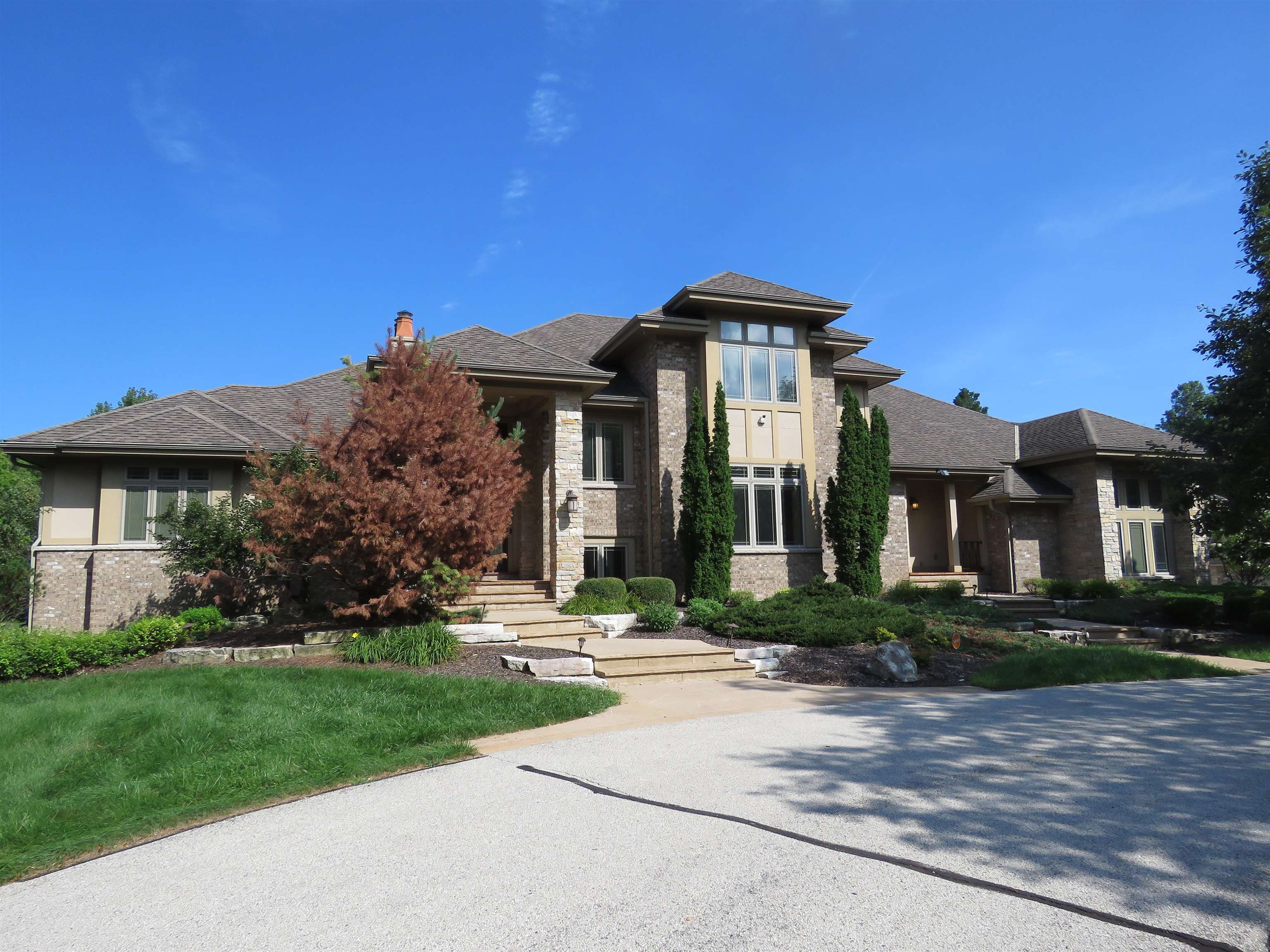 9090 North Range Line Road River Hills, WI 53217 - Photo 2 of 46 Gallery Image 2