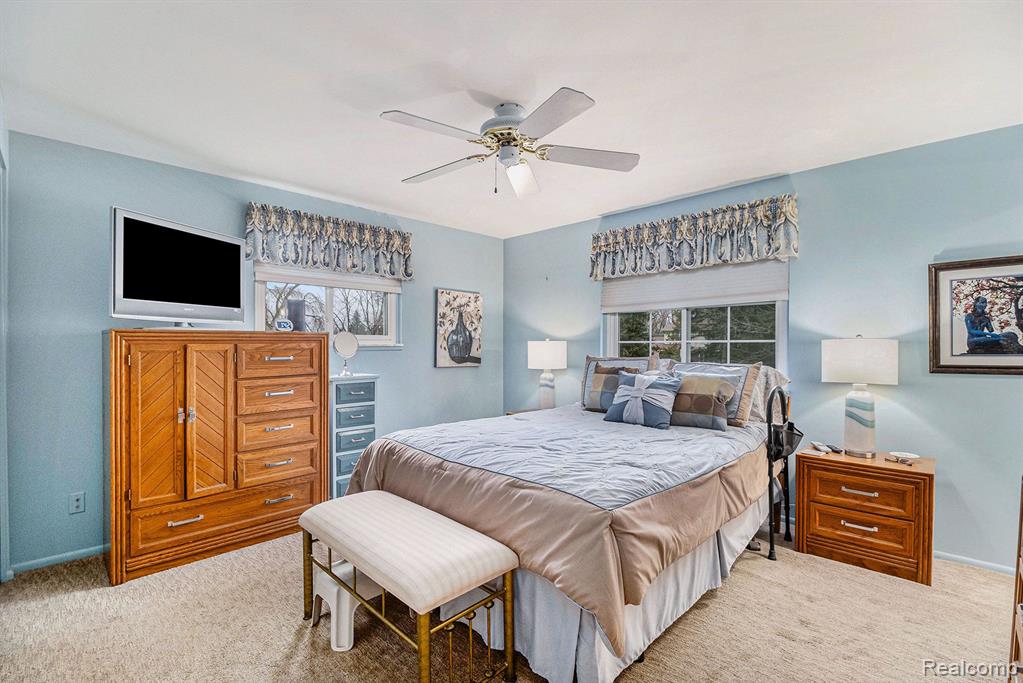 1129 Dolliver Street Rochester Hills, MI 48306 - Photo 23 of 48