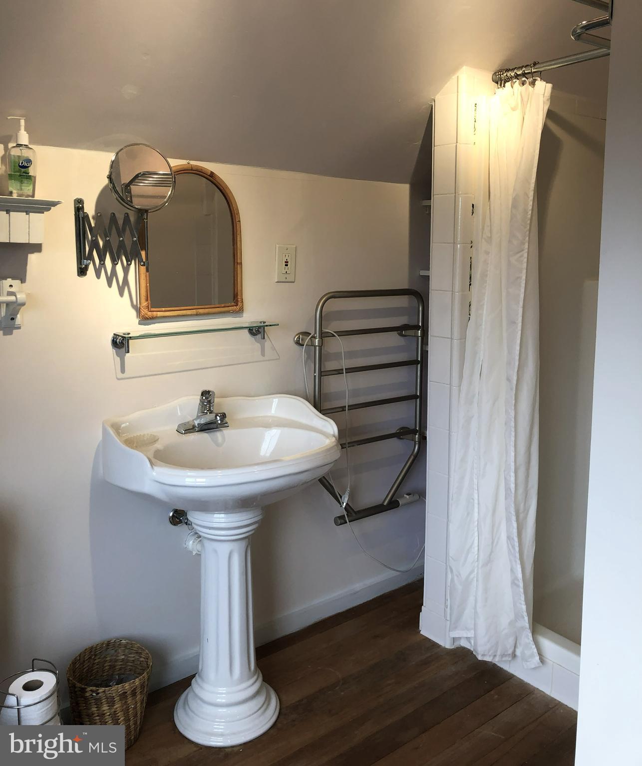 8376 Meadows Road, Unit COTTAGE Warrenton, VA 20186 - Photo 13 of 14 BATHROOM
