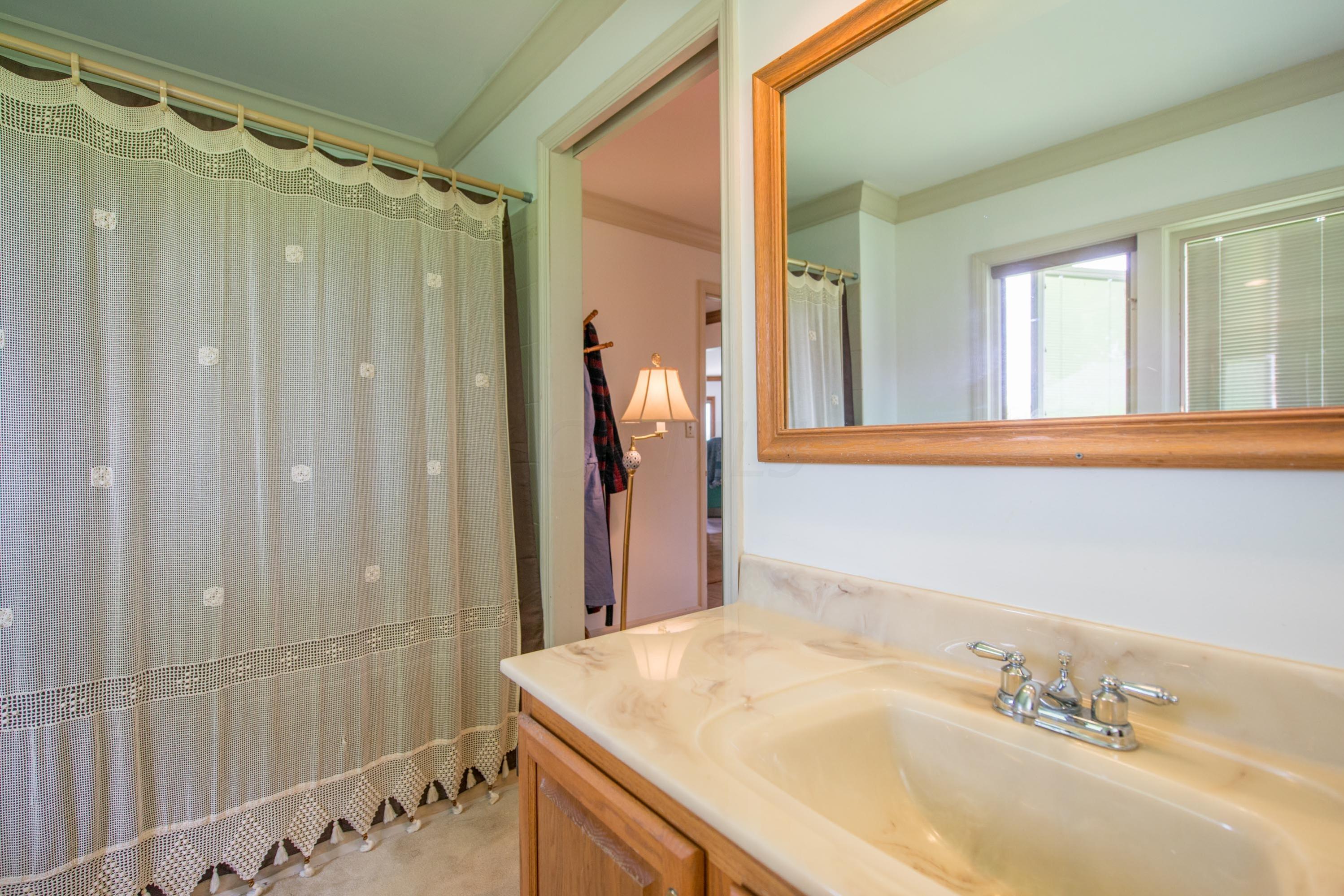 3077 Tremont Road Columbus, OH 43221 - Photo 18 of 21