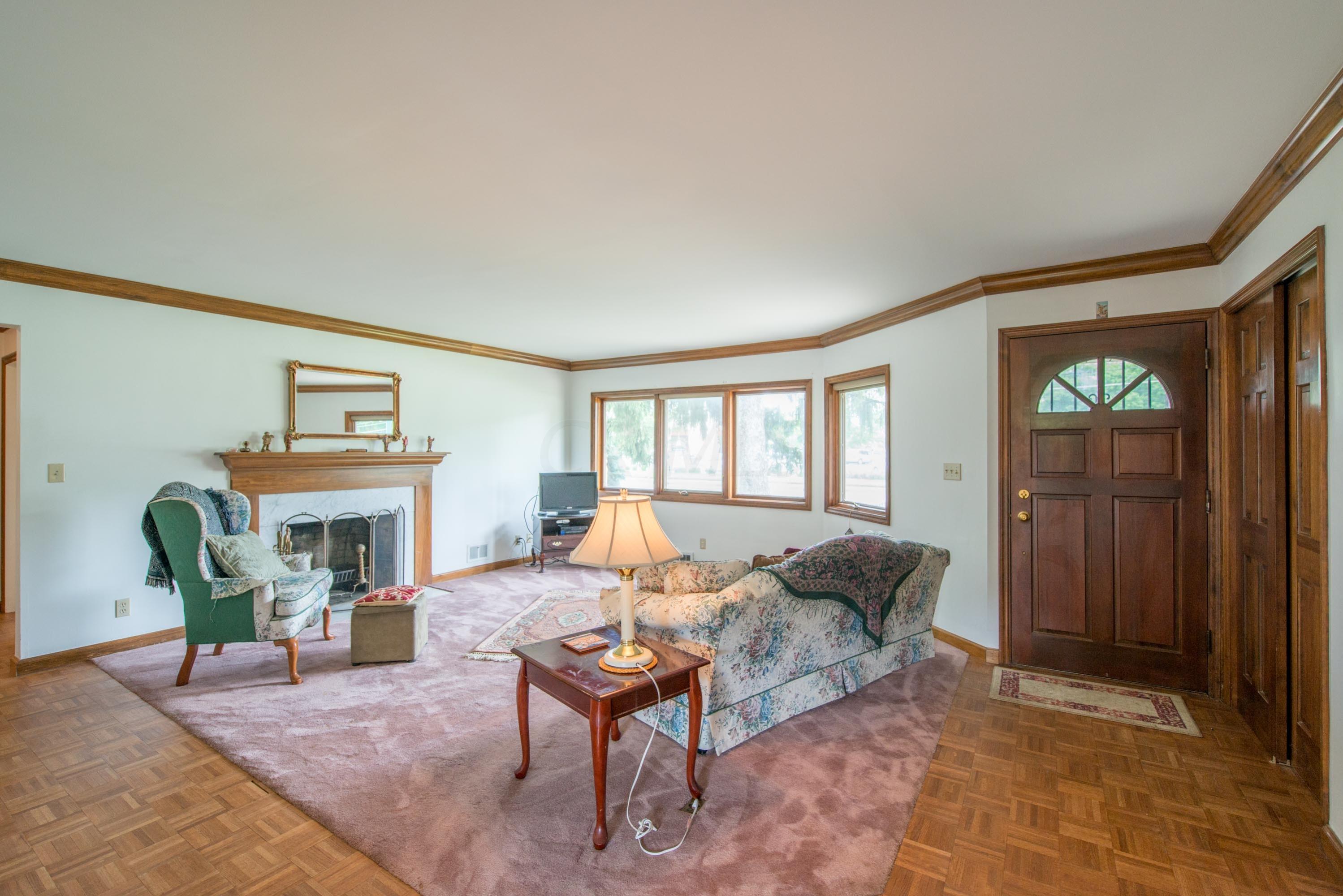 3077 Tremont Road Columbus, OH 43221 - Photo 3 of 21