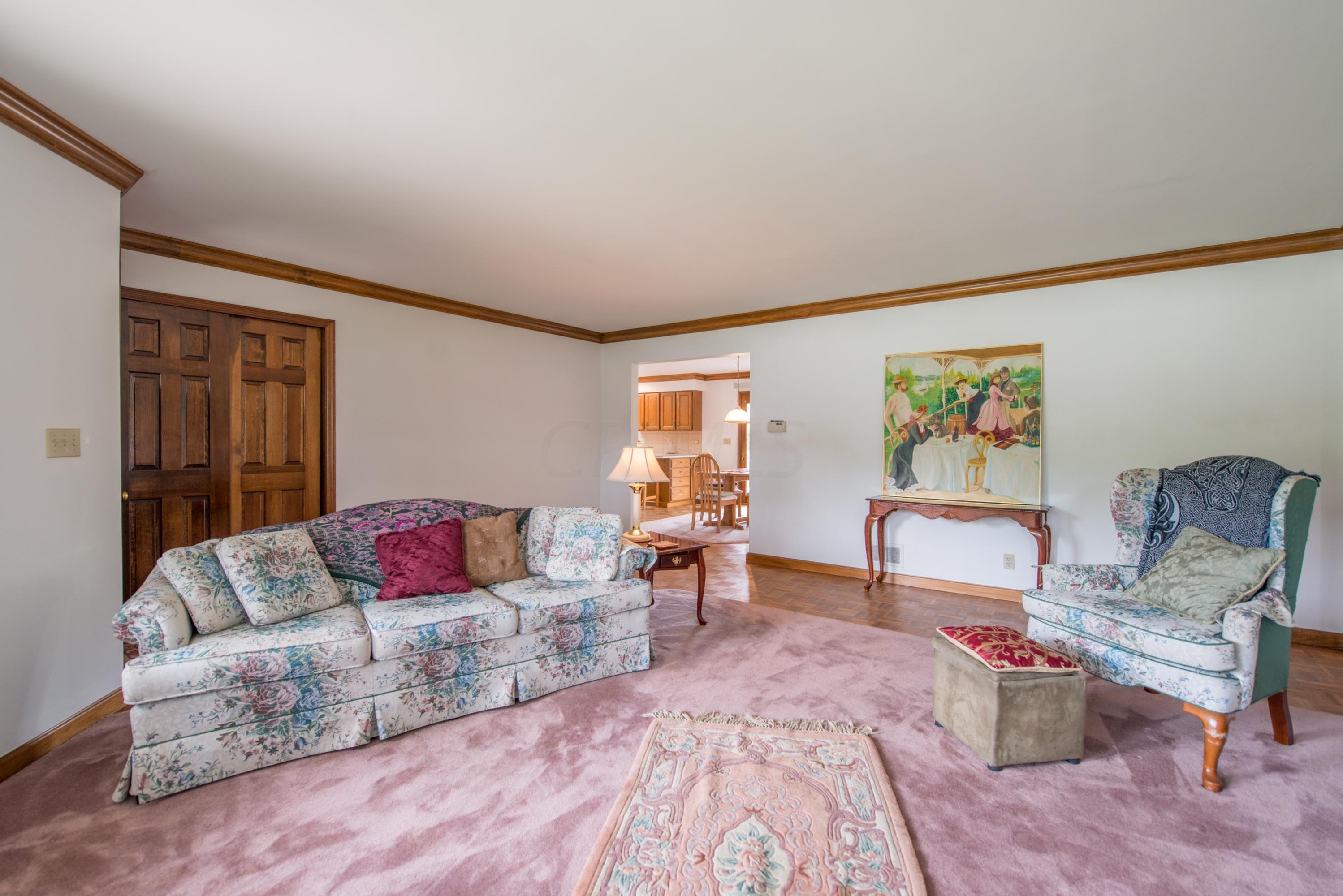 3077 Tremont Road Columbus, OH 43221 - Photo 4 of 21