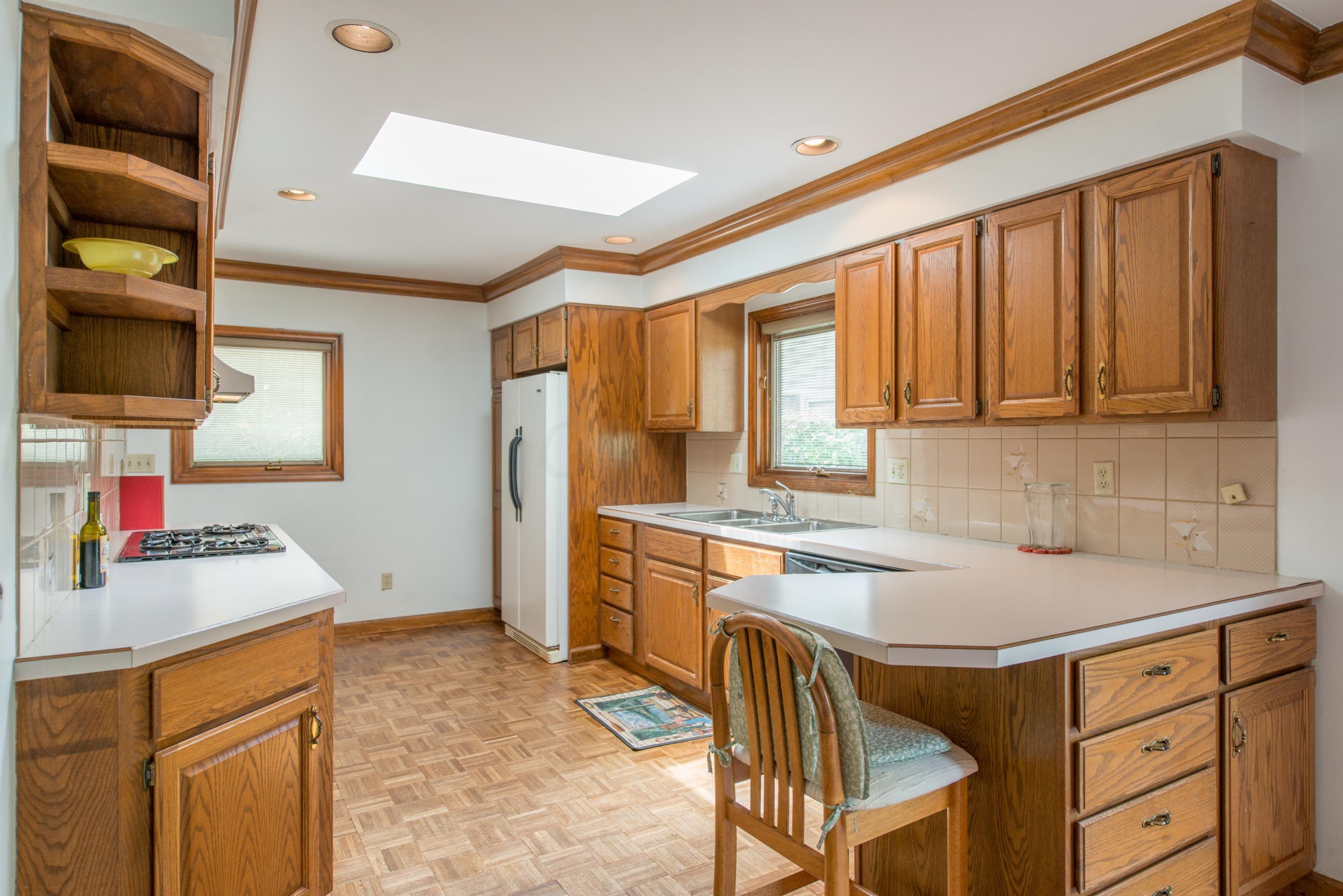 3077 Tremont Road Columbus, OH 43221 - Photo 10 of 21