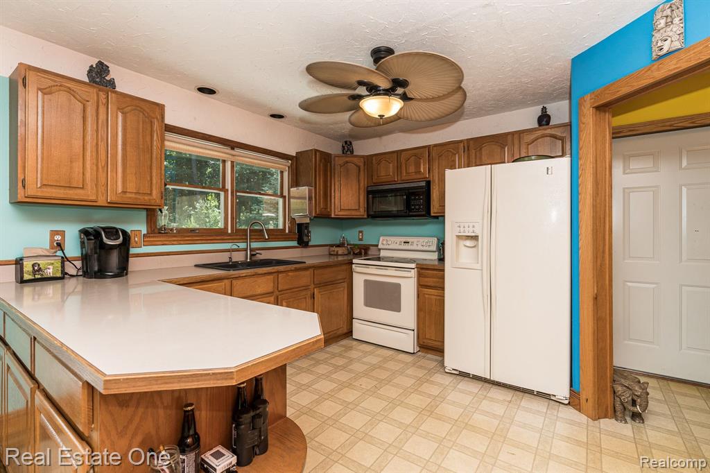3241 Hosner Road Dryden, MI 48428 - Photo 11 of 37