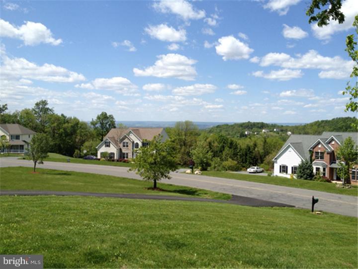 150 West Butternut Road Hellertown, PA 18055 - Photo 3 of 12