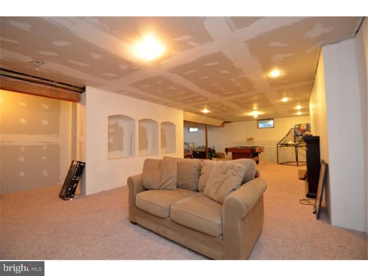 455 English Road Bath, PA 18014 - Photo 18 of 25