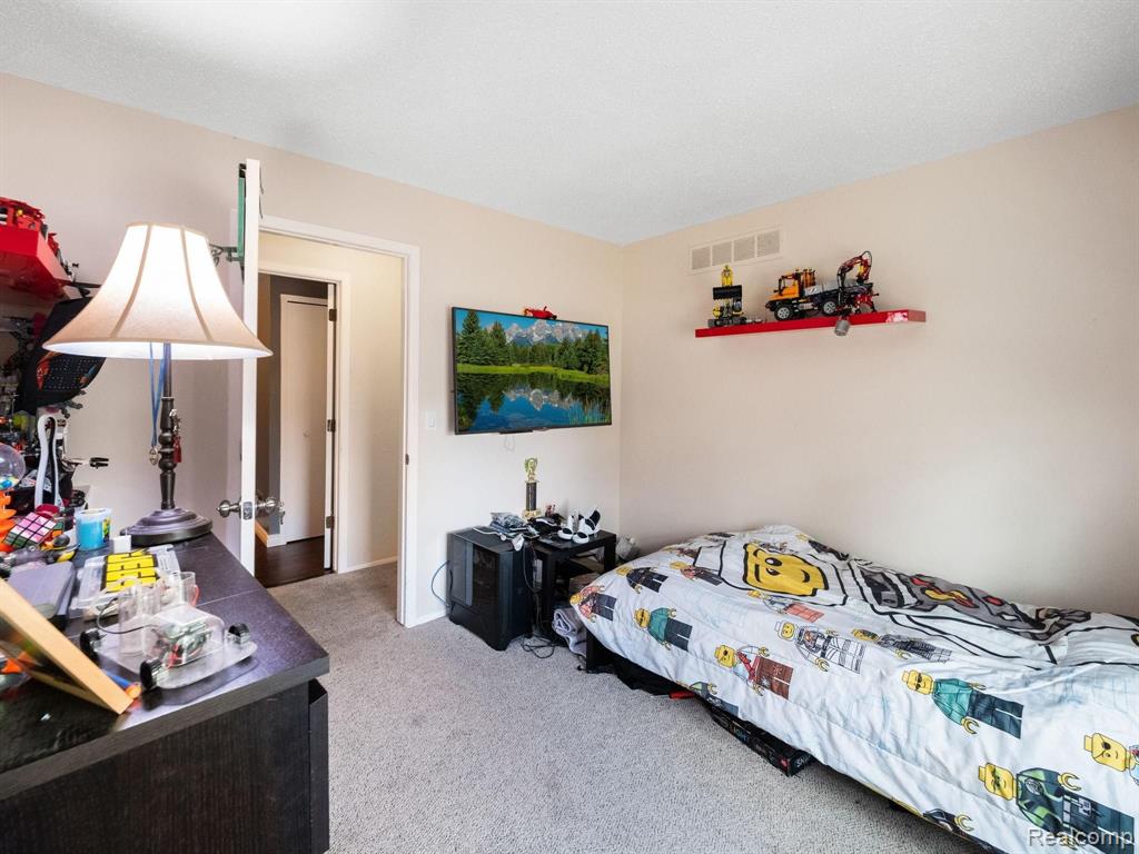 736 Kirkton Court Rochester Hills, MI 48307 - Photo 26 of 48