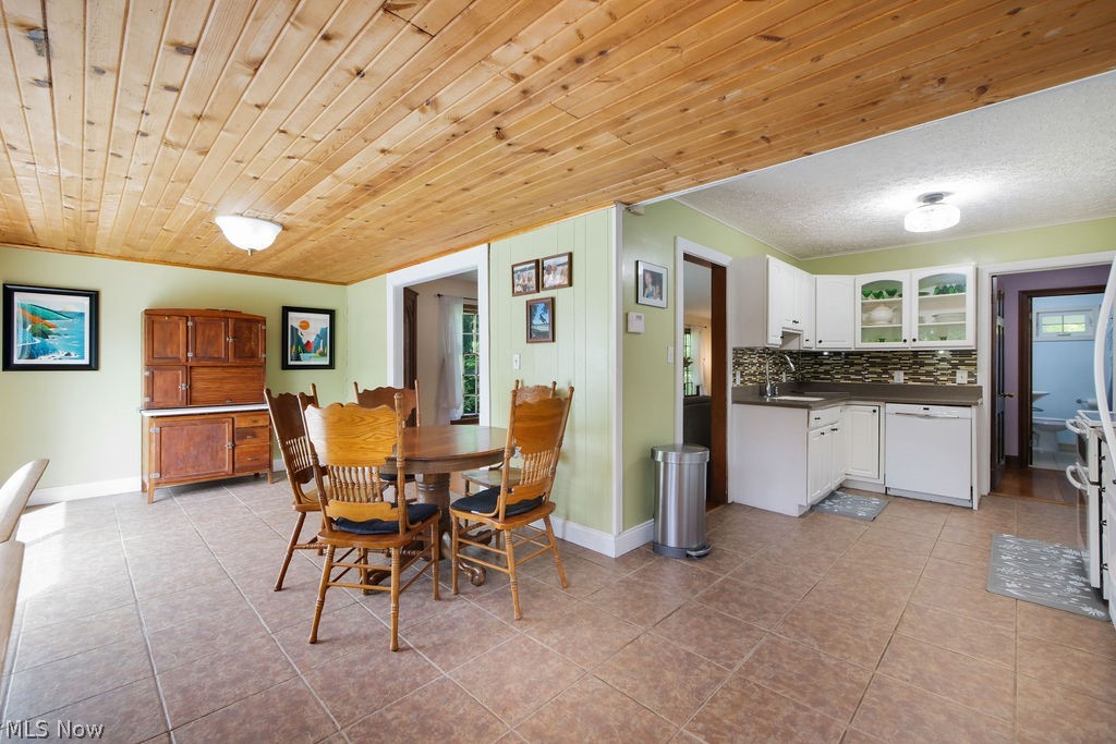 1412 Graham Road Silver Lake, OH 44224 - Photo 23 of 50