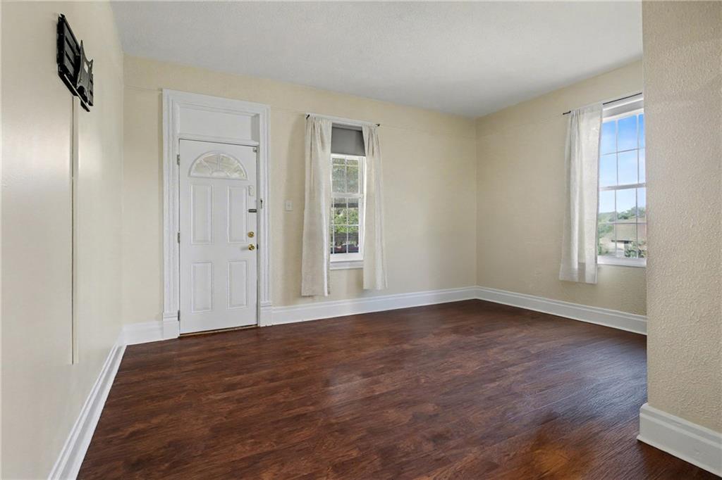 211 Crawford Street Houston, PA 15342 - Photo 4 of 30