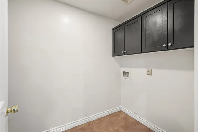 a view of utility room