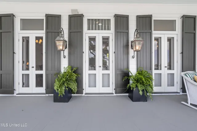 $2,100,000 | 600 West Beach Boulevard, Pass Christian, MS 39571