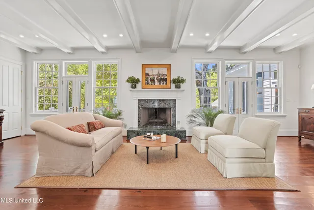 $2,100,000 | 600 West Beach Boulevard, Pass Christian, MS 39571