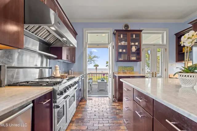 $2,100,000 | 600 West Beach Boulevard, Pass Christian, MS 39571