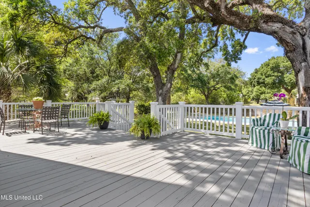 $2,100,000 | 600 West Beach Boulevard, Pass Christian, MS 39571