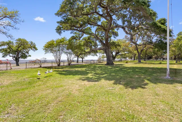$2,100,000 | 600 West Beach Boulevard, Pass Christian, MS 39571
