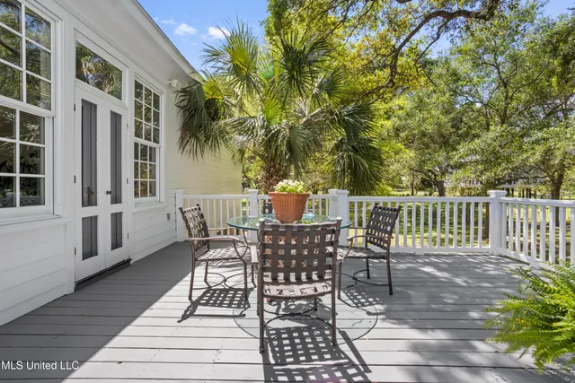 $2,100,000 | 600 West Beach Boulevard, Pass Christian, MS 39571