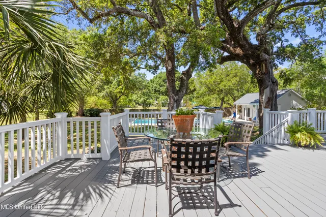 $2,100,000 | 600 West Beach Boulevard, Pass Christian, MS 39571