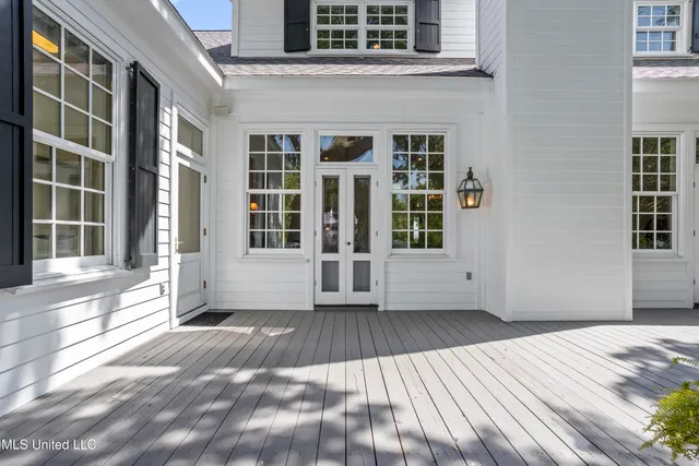 $2,100,000 | 600 West Beach Boulevard, Pass Christian, MS 39571