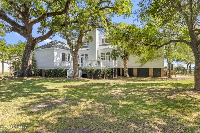 $2,100,000 | 600 West Beach Boulevard, Pass Christian, MS 39571