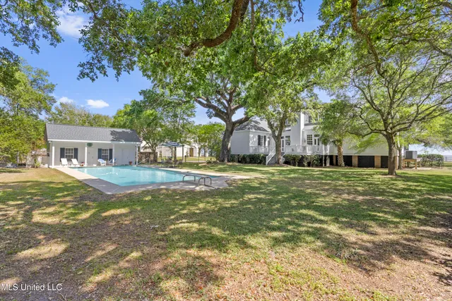 $2,100,000 | 600 West Beach Boulevard, Pass Christian, MS 39571